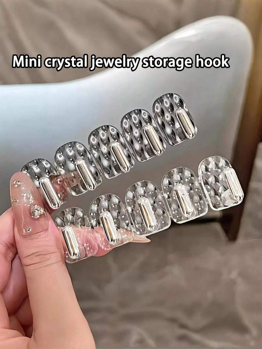 Bộ 5 móc dán mini không cần khoan, giá đựng trang sức treo tường, giúp sắp xếp gọn gàng vòng cổ và phụ kiện, giá treo tường tiết kiệm không gian, kệ trưng bày trang sức trang nhã cho phòng ngủ hoặc ký túc xá, keo dán dễ tháo lắp với độ bám chắc chắn, giá đựng trang sức lắp đặt nhanh chóng, thiết kế gắn ẩn, phụ kiện trang trí đa năng cho không gian nhỏ. - Nhiều màu - Xem 1
