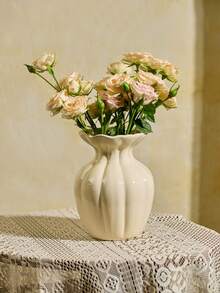 Cirelle 1 Pc Of Ceramic Vase With A Retro And Elegant Style. It's A Ceramic Vase For Flower Arrangement In The Living Room, A Modern Decorative Piece For Dried Flowers, And An Ornament For The Center Of The Table. It Can Be Used For Holding Fresh Flowers In Water Or Inserting Plastic Artificial Flowers, Serving As A Decoration For Coffee Tables, Desks And The Living Room At Home.Room Decoration, Home Decoration, Autumn Decoration. - Beige - View 1