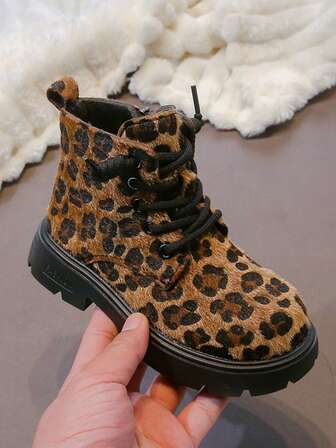 1 Pair Kids' Color Block Leopard Print Boots, High Quality Faux Suede Material Western Style Children Ankle Boots, Lace-Up Design For Easy On/Off, Comfortable Lining And Thick Sole, Suitable For Older Kids Casual, Outing, Party, Holiday Wear In Autumn/Winter