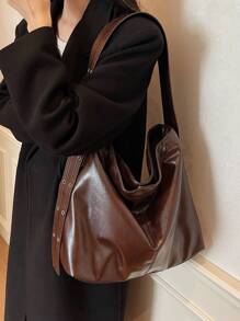 1 pièce Sac à épaule pour femmes en PU vintage huilé marron café avec rivets, œillets et coutures. Sac fourre-tout polyvalent et casual, convenant pour un usage quotidien, les trajets et le style universitaire. Grand sac seau à capacité importante, nouvelle arrivée pour l'automne/hiver