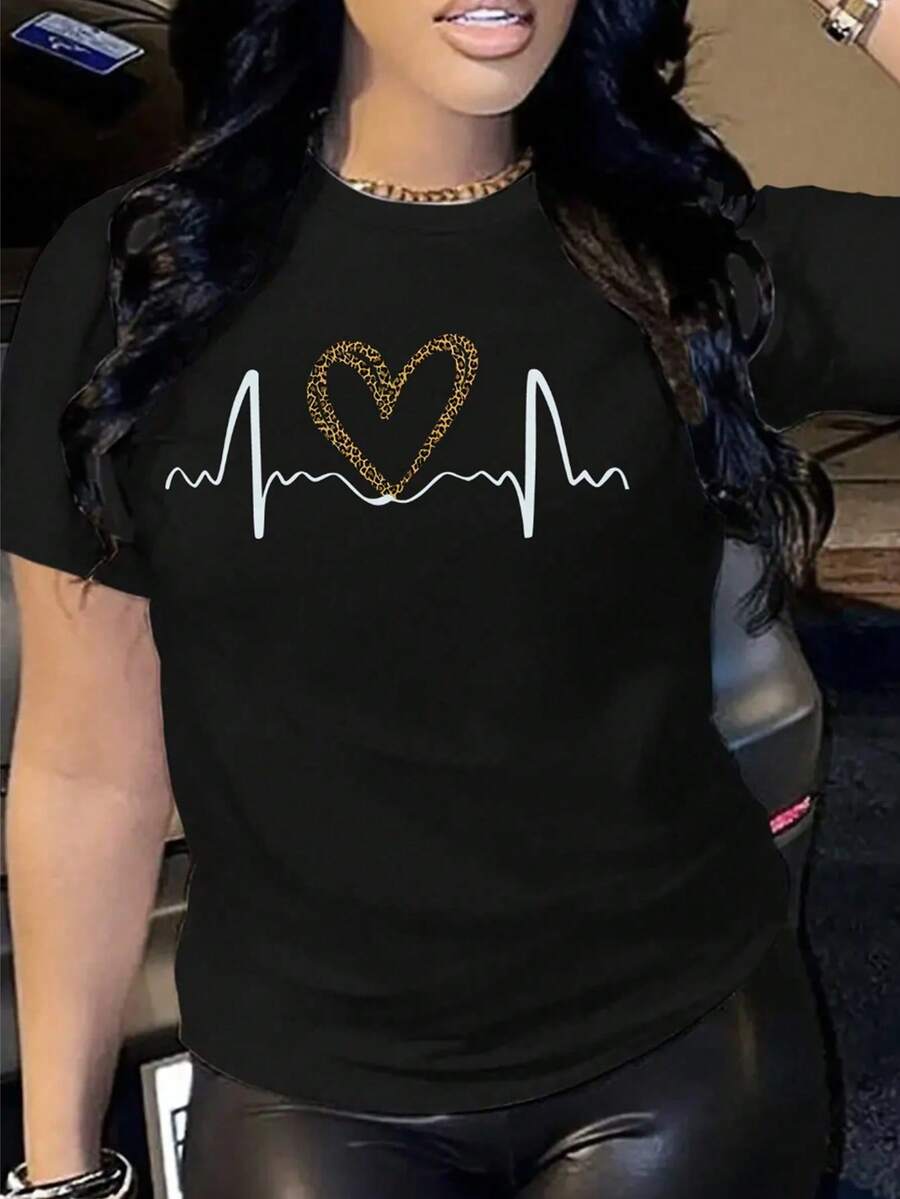 Camiseta oversize de manga corta para mujer, ideal para el verano, con estampado de leopardo y motivos de corazones, y cuello redondo. Las tallas son grandes. - Negro - Ver 1