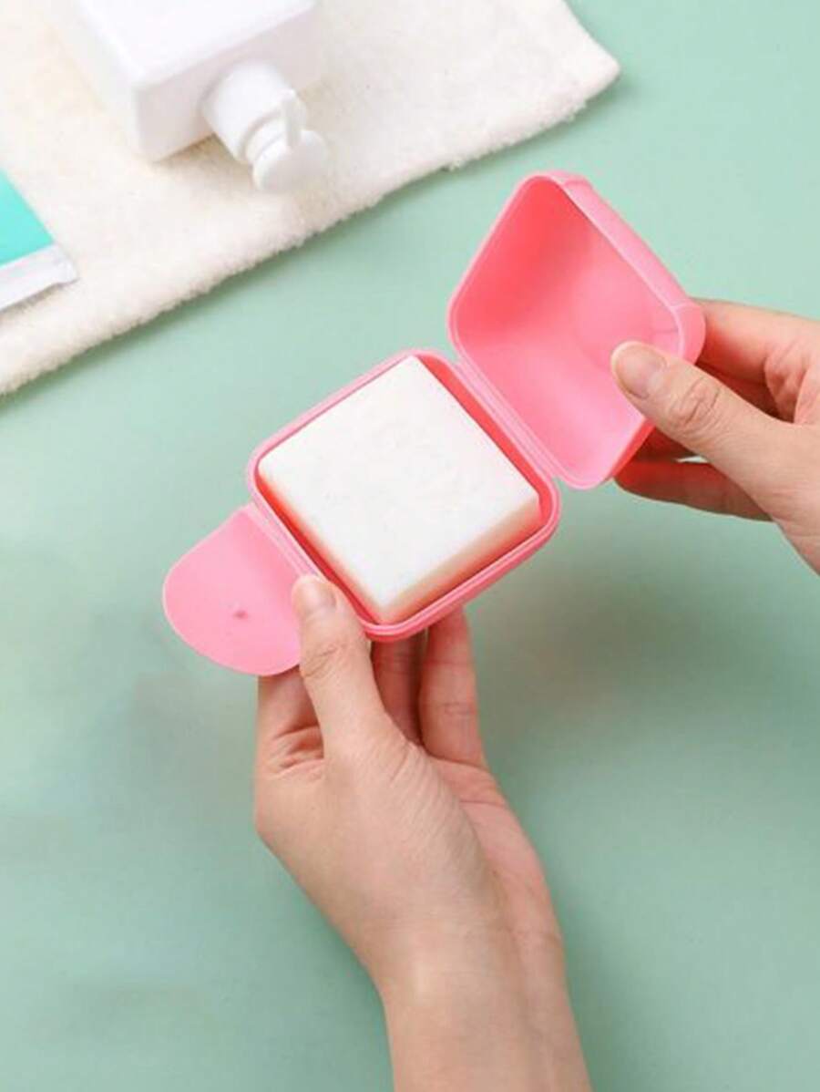 1 szt. Prosty i kreatywny przenośny pojemnik na mydło podróżne z pokrywką, odpowiedni do przechowywania drobnych przedmiotów podczas podróży służbowych. Torba podróżna, dekoracja pokoju, torby, kosmetyczka, toaletka, podróż, kosmetyczka, niezbędne rzeczy podróżne, organizer, przechowywanie, niezbędne rzeczy podróżne, organizer do makijażu, kosmetyczki, organizer do makijażu, organizer, kosmetyczka, organizer na biurko, kosmetyczka, kosmetyczka, organizer do makijażu, akcesoria toaletowe, kosmetyczka, kosmetyczki, pudełko na biżuterię, saszetka, uchwyt na pędzle do makijażu, uchwyt na pędzle, organizer na perfumy, torebka saszetka