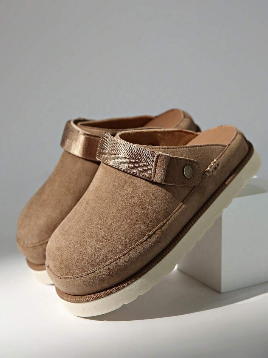 Chinelos Casuais Slip-On Femininos, Tira Ajustável, Palmilha Confortável, Uso Interno e Externo, Adequado para Uso Diário, Chinelos de Lazer - Castanho - Visão 1