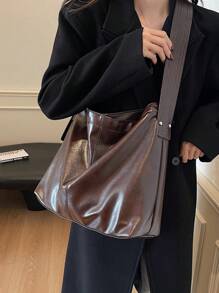 1 pièce Sac à épaule pour femmes en PU vintage huilé marron café avec rivets, œillets et coutures. Sac fourre-tout polyvalent et casual, convenant pour un usage quotidien, les trajets et le style universitaire. Grand sac seau à capacité importante, nouvelle arrivée pour l'automne/hiver