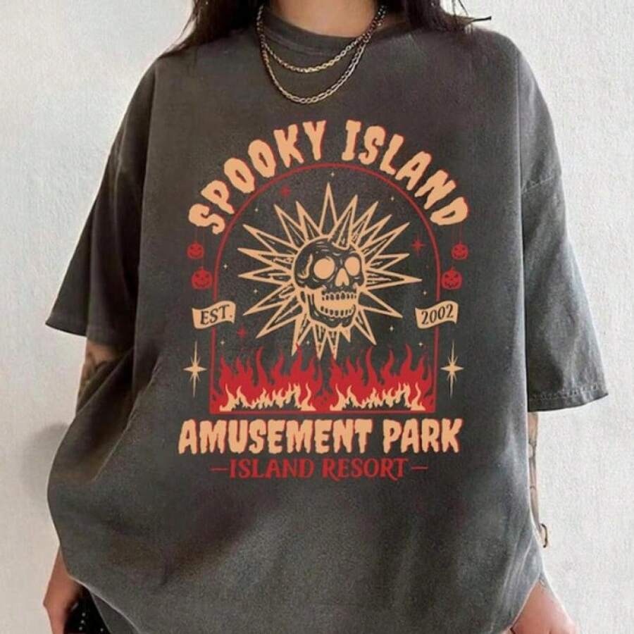 Spooky Island Amusement Park T-Shirt, Retro 2000s Halloween Movie Shirt, Disco Skull, Summer Spooky T-Shirt, 90s Nostalgia Halloween Tee For Halloween - 查看 1