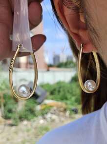 2 Stücke Vintage-Stil Buchstaben & Perlen Dekor abgenutzte Creolen, modisch & personalisiert, geeignet für den täglichen Gebrauch von Frauen und als Geschenk