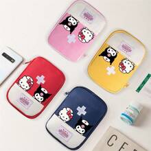 Sanrio 1 قطعة حقيبة طبية طوارئ مقاومة للماء من نايلون بطبعة هالو كيتي من سانريو، حقيبة طبية وللوقاية من الأوبئة محمولة بسحاب أحمر، حقيبة تخزين طبية للطوارئ للسفر والتخييم للعائلة، حقيبة طبية، حقيبة تخزين طبية، صندوق إسعافات أولية، ملحقات السفر، منظم السفر، لوازم السفر، حقيبة سفر، عطلة جامعية، سفينة سياحية، تخييم صيفي خارجي، لوازم التنزه والصيد