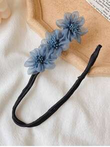 1个欧根纱花朵发髻造型器，花朵发髻造型器，花朵发髻发型造型器，蓬松发型造型工具，发饰，蓬松发圈造型器