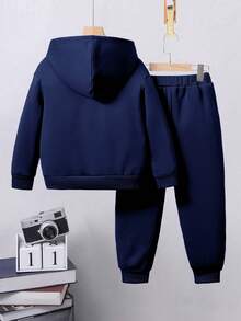 Zestaw dla chłopca: bluza z kapturem i spodnie dresowe z nadrukiem niedźwiedzia w kreskówkowym stylu, jesień