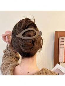 4 قطع/1 قطعة مشابك شعر بيضاوية ذات لمعة خافتة، إكسسوارات شعر أنيقة وعملية بألوان صلبة متناسقة، مناسبة للاستخدام اليومي والحفلات والتنقل والعطلات، لتثبيت الذيل والكعكة وغسل الوجه والمكياج وتنسيق الملابس، إكسسوارات مشابك شعر موسمية للخريف والشتاء للنساء