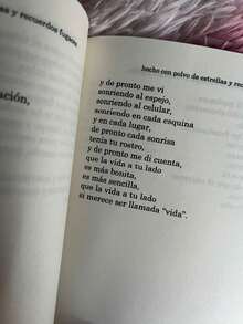 Hecho con polvo de estrellas y recursos fugaces - Libro único - Ver 2