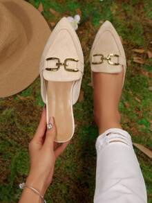 Zapatos mule de punta afilada color beige otoño 2025 para mujer, con decoración de hebilla metálica en, mocasines sin cordones, zapatos planos elegantes y versátiles sin talón