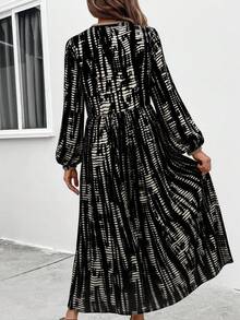 Estampado total, bohemio, casual, con cinturón, envolvente, con abertura en el muslo - Negro - Ver 2