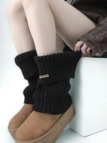 1 par de calentadores de piernas de invierno para mujer - Diseño elástico acanalado suave con decoración de hebilla de hierro, cobertura cómoda tipo calcetín para vaqueros y botas, estilo elegante y sencillo, accesorio para clima frío, ajuste ceñido y cómodo, construcción de tela suave, ropa de temporada de moda, un imprescindible para las mujeres fashionistas.