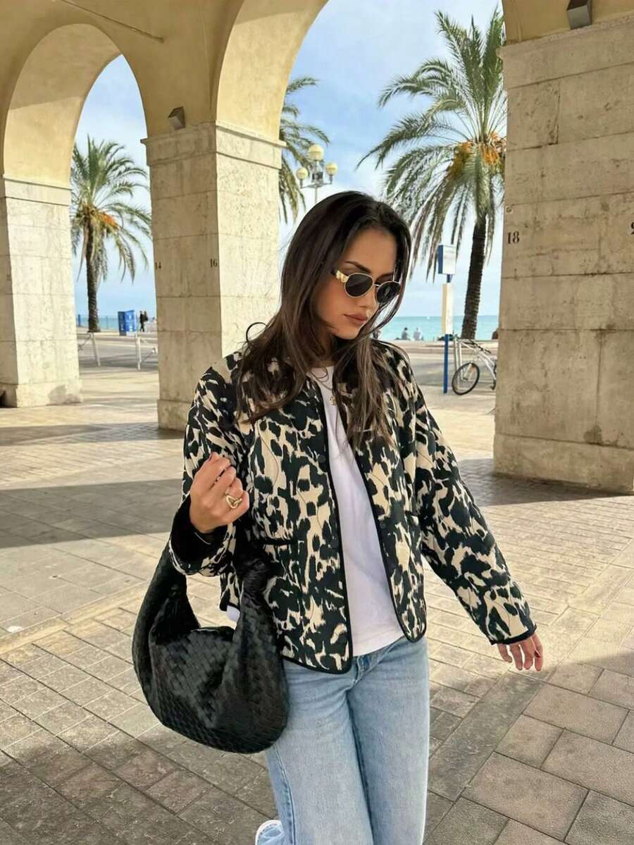 Abrigo corto acolchado de cuello redondo holgado con estampado de leopardo en blanco y negro vintage para mujer, otoño/invierno