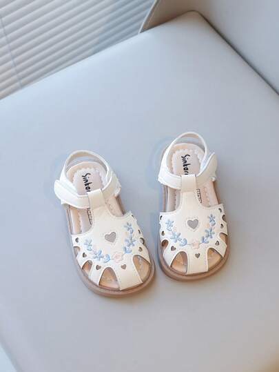 New Girls Toddler Sandals With Heart Decor, Closed Toe Design, Soft Non-Slip Soles, Comfortable & Lightweight For Summer