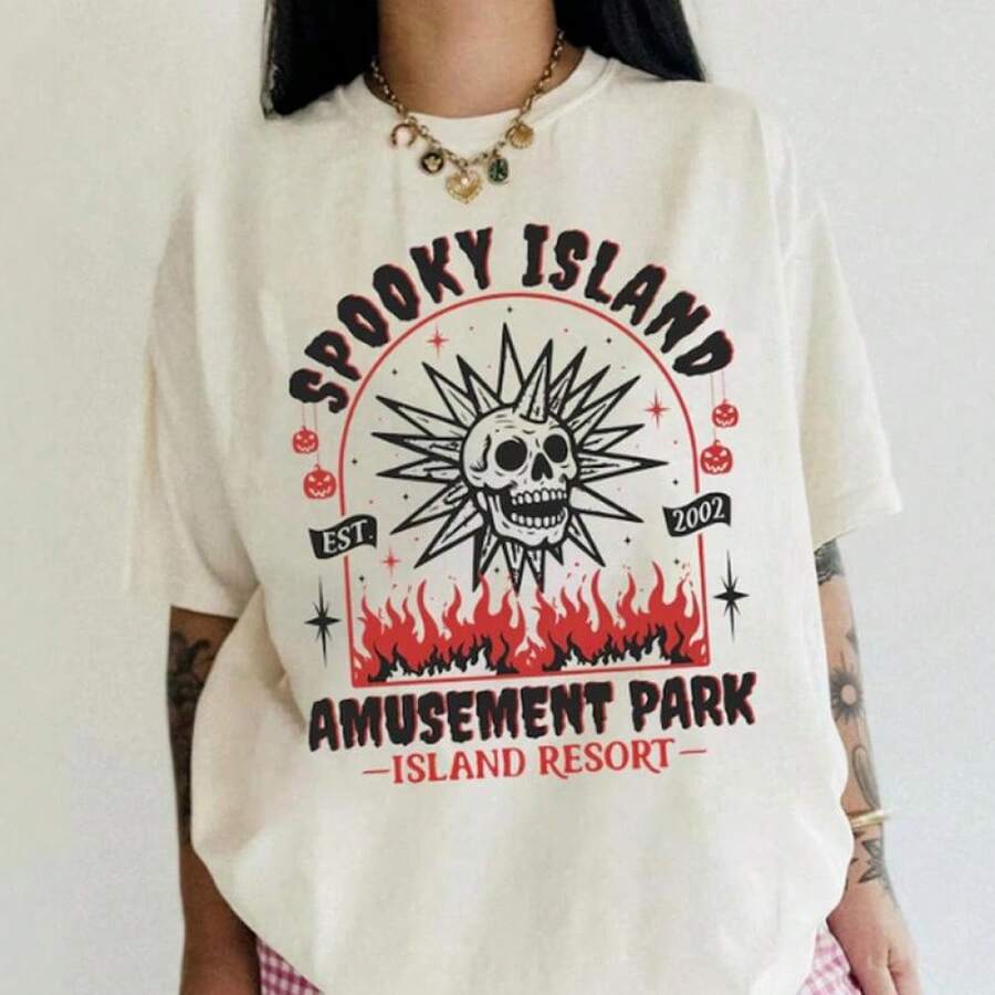 Spooky Island Amusement Park T-Shirt, Retro 2000s Halloween Movie Shirt, Disco Skull, Summer Spooky T-Shirt, 90s Nostalgia Halloween Tee For Halloween - 查看 1