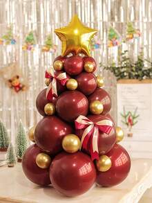 عنابي اللون