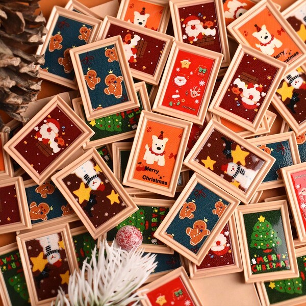 Christmas Gift Box Gingerbread Man Decorative Frame, Food Toy DIY Resin Accessories, Fridge Magnet, Desktop Decor, Creative Home Decor Resin DIY Craft Accessories, Miniature Garden Decor, Office Micro-Landscape Resin Decor, Dollhouse Accessories, Desktop Decor, Car Decor, Photography Props, Holiday Gift, Christmas Gift, Halloween Gift