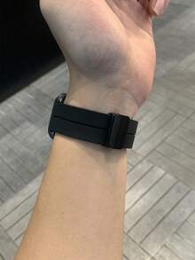 1件男女通用運動透氣矽膠磁吸錶帶，適用於 Watch Smart Band Fit 1/Fit 2/Fit 3/Fit 4/4Pro/Fit 5 手環 - 黑色 - 查看 4