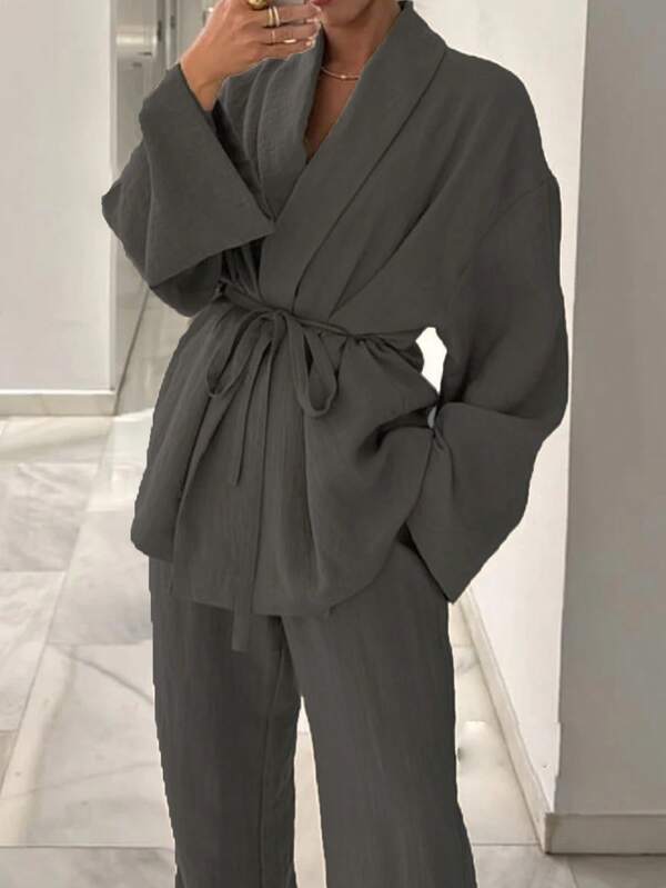 Set di camicia cardigan con coulisse in vita e maniche lunghe, e pantaloni a gamba ampia, tinta unita, outfit casual estivo da donna