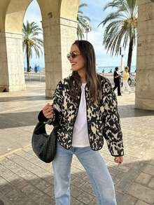 Abrigo corto acolchado de cuello redondo holgado con estampado de leopardo en blanco y negro vintage para mujer, otoño/invierno