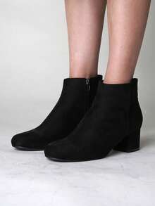 Women's Black Vegan Suede Cheetah Faux Suede Cognac Vegan Suede Natural Faux Suede Smokey Taupe White PU Chunky Low Heel Zip-Up Ankle Boots – Minimalist Round/Pointed Toe Fashion Booties [Size Up Half Size] - 黑色純素絨面革 - 查看 2