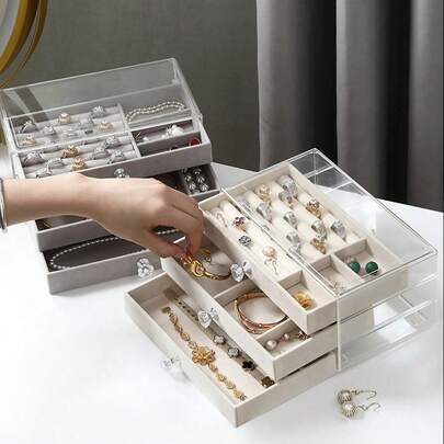 1 Hộp đựng trang sức 3 tầng sang trọng có ngăn kéo - Hộp đựng bông tai hình chữ nhật bằng vải, hộp trưng bày chống bụi, vật trang trí nhà hoàn hảo. Phù hợp cho cả nam và nữ. Ngăn kéo bằng nhung cao cấp và đẹp mắt. Núm pha lê tinh tế giúp dễ dàng mở 3 ngăn để sắp xếp gọn gàng bông tai, dây chuyền và nhẫn.