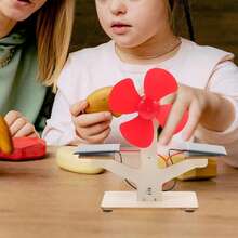 Este kit de ventilador solar de una sola pieza con dos celdas solares es un proyecto DIY de ciencia, ciencia, tecnología, ingeniería y matemáticas (STEM) y educativo. Fomenta el interés de los niños, estimula su pensamiento, desarrolla sus habilidades prácticas e inspira su curiosidad y capacidad de exploración. - Multicolor - Ver 3