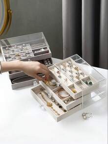 1个优雅三层首饰收纳盒，带抽屉 - 长方形布艺耳环架，防尘展示盒，完美的家居装饰品。男女皆宜。天鹅绒抽屉美观且品质上乘。精致的水晶拉手方便取用三个隔层中的首饰，整齐收纳耳环、项链和戒指。 - 彩色 - 查看 8