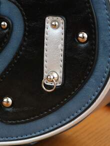 Túi đựng đàn guitar mini kiểu Mỹ Y2K Baddie Retro sáng tạo cá nhân hóa mới năm 2025, Túi đựng đàn guitar bass bất đối xứng, Túi đeo vai, Túi đeo chéo, Trang trí đinh tán xích Màu tương phản Túi đeo rộng dành cho cả nam và nữ (Kích thước nhỏ) - Màu xanh lam - Xem 6