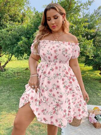 Vestido con estampado floral, hombros descubiertos, volantes fruncidos y bajo con volante para vacaciones y playa para mujer talla grande