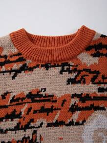 男女皆宜的休闲宽松圆领套头毛衣，饰有趣味卡通、抽象、梵高风格的图案，适合秋冬季穿着。