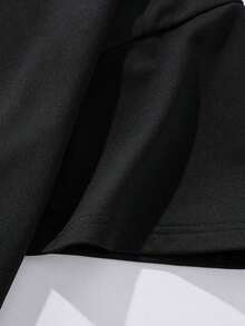 Camisa de manga corta de estilo urbano y moderno 2026, de corte holgado y cuello redondo, con estampado gráfico de espada y cereza para hombre, color negro. - A - Ver 11