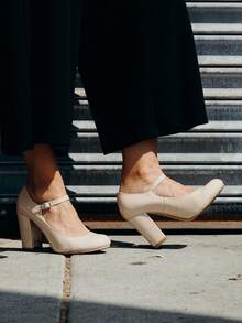Women's White Wine Rose Gold Black Taupe Beige Grey Lipstick Natural Snake Mary Jane Pumps – Round Toe Ankle Strap Vintage Dress Heels [Size Up Half Size] - 深米色純素專利 - 查看 2