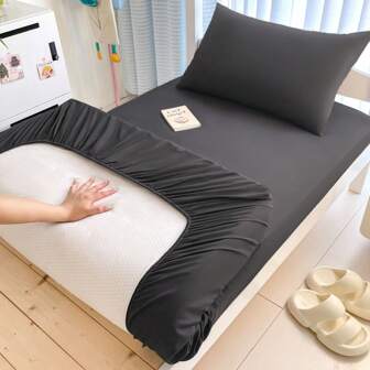 1pc Solid Color Fitted Sheet, Mattress Protector, Mattress Cover For Bed, Soft And Breathable, For All Size Bed -Twin, Full, King, Queen Size Sheet Deep Pocket Up To 11.8 Inch Home Textile Wrinkle-Free Better For Sleep, Machine Washable King Queen Full Twin Size