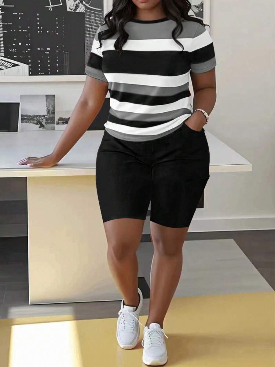 Plus Size Women's Fashion Two-Piece Suit, Round Neck Short-Sleeved Top And Shorts Set, Striped Print Short-Sleeved Shorts Two-Piece Suit - 黑色 - 查看 1