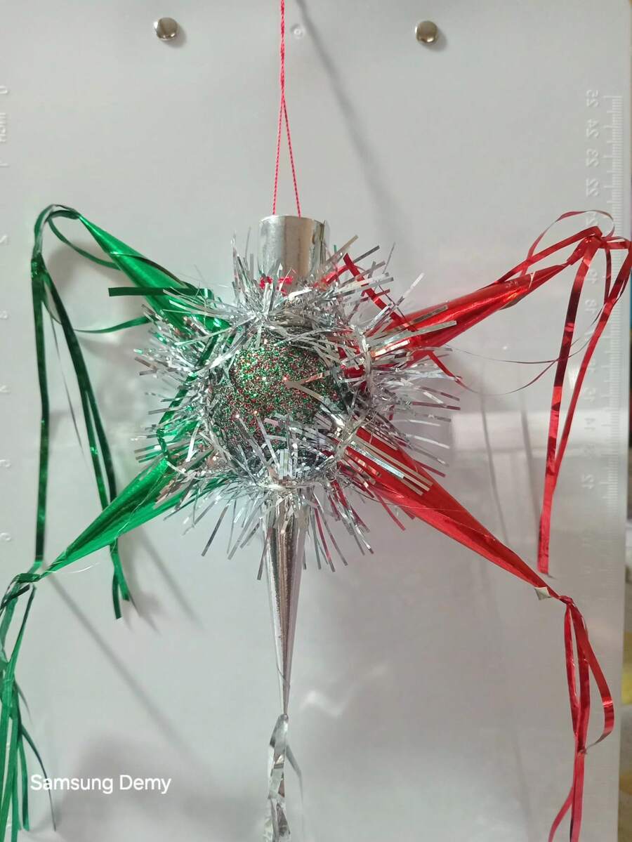 Piñata baby esfera mes patrio 15 cm decoración infantil fiestas mexicanas diseño esférico colores vivos tradicional ideal celebraciones cumpleaños manualidad artesanal - Rojo y blanco - Ver 1