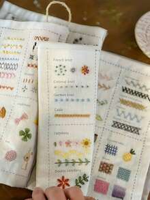 1 pièce Livre pour passionnés de broderie sur lin, guide de broderie avec outils de couture (kit de couture), tutoriel de couture et de broderie, guide de couture pour débutants, crochet, broderie, sac au crochet, sac de couture, tissu de couture, articles de première nécessité, vie domestique, décoration de Noël, Noël, Thanksgiving. - Multicolore - Voir 5