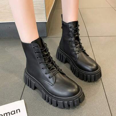Botas negras de moda para mujer, nuevas botas de tobillo tipo motocicleta versátiles para primavera/otoño/invierno, con cordones, ligeras para viajes o uso diario