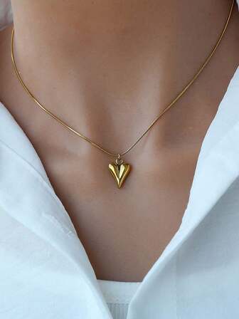 不锈钢防水防褪色心形吊坠项链，适合女性日常佩戴