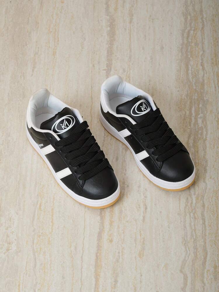 Tenis casuales, tenis urbanos, tenis de moda, tenis básicos, zapatillas urbanas, tenis con suela de goma, tenis clásicos , sneakers básicos, calzado urbano, zapatillas sport casual - Negro y Blanco - Añade 1