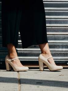 Women's White Wine Rose Gold Black Taupe Beige Grey Lipstick Natural Snake Mary Jane Pumps – Round Toe Ankle Strap Vintage Dress Heels [Size Up Half Size] - 深米色純素專利 - 查看 3