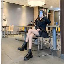 时尚黑色靴子，厚底增高，系带+侧拉链，街头短靴