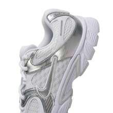 Nike Women's Casual Shoes V5 RNR (GS) Sneakers, Lightweight Comfortable Travel Shoes, HQ6411-103 - Silver/white - View 7