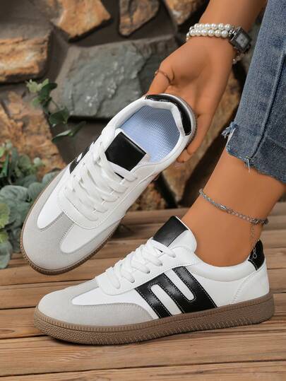 Versatile Retro Sneakers, Black & White Striped Casual Flat Shoes - Round Toe Lightweight Synthetic Upper Lace-Up, Perfect For Casual Outfits, Suitable For All Seasons | Striped Pattern Shoes | Plastic Sole Footwear, Retro Style Athletic Shoes, Suitable For Casual Outings, Spring/Summer, Music Festivals, Y2K Events, Back To School, Autumn/Winter, Women's Shoes, Women's Sneakers