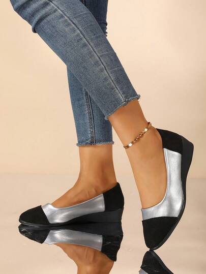 一双撞色拼接女士厚底高跟鞋，适合所有季节的办公室穿着