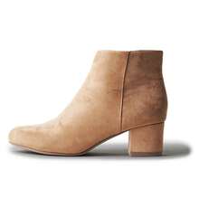 Women's Black Vegan Suede Cheetah Faux Suede Cognac Vegan Suede Natural Faux Suede Smokey Taupe White PU Chunky Low Heel Zip-Up Ankle Boots – Minimalist Round/Pointed Toe Fashion Booties [Size Up Half Size] - 天然仿麂皮 - 查看 3