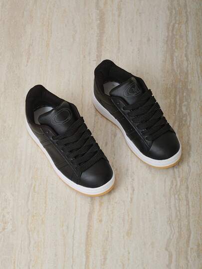 Tenis casuales, tenis urbanos, tenis de moda, tenis básicos, zapatillas urbanas, tenis con suela de goma, tenis clásicos , sneakers básicos, calzado urbano, zapatillas sport casual