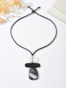 1件复古个性化黑白几何树脂吊坠项链，独特设计高端百搭可调节毛衣链长项链，适合女性日常和派对佩戴（图案随机） - 黑與白 - 查看 4